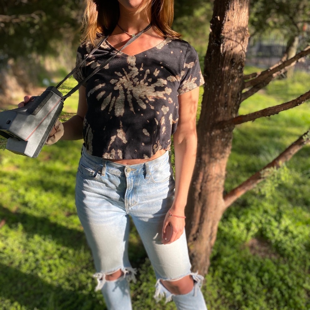 Bleach-dyed cropped Tee